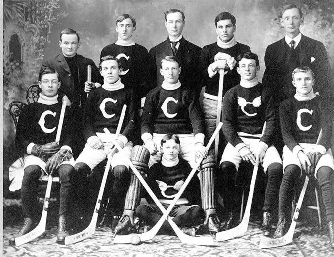 1947 0304 0003 - Catholic hockey team